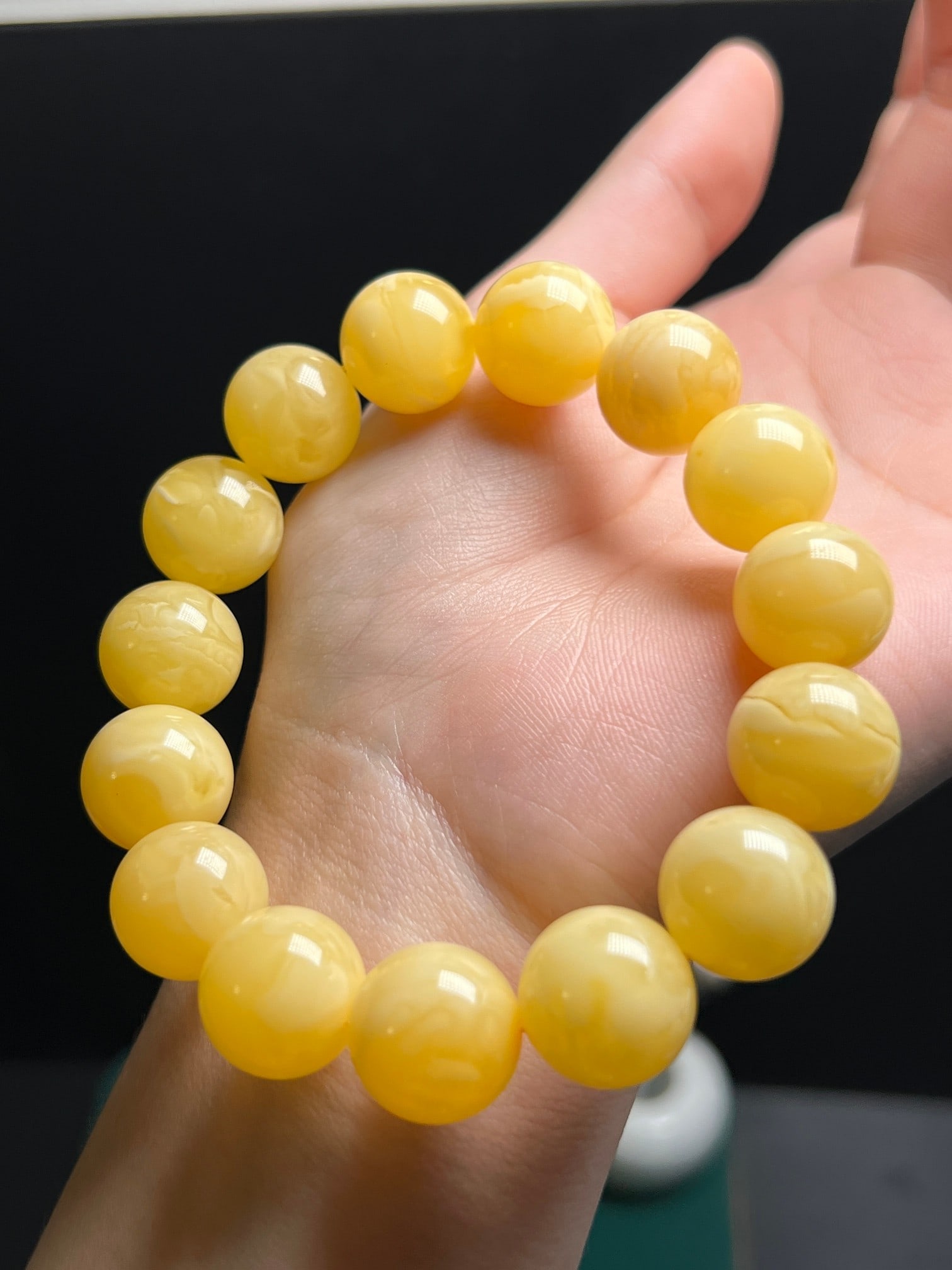 A Exquisite Amber Bracelet - 4