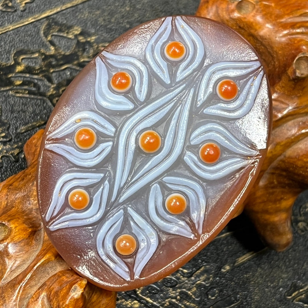 A Exquisite Lotus Nine-Eye Buddha Amulet: A Exquisite Lotus Nine-Eye Buddha Amulet,Qing Dynasty, China,Size:2.2inx1.6in 莲花九眼佛牌,中国清代