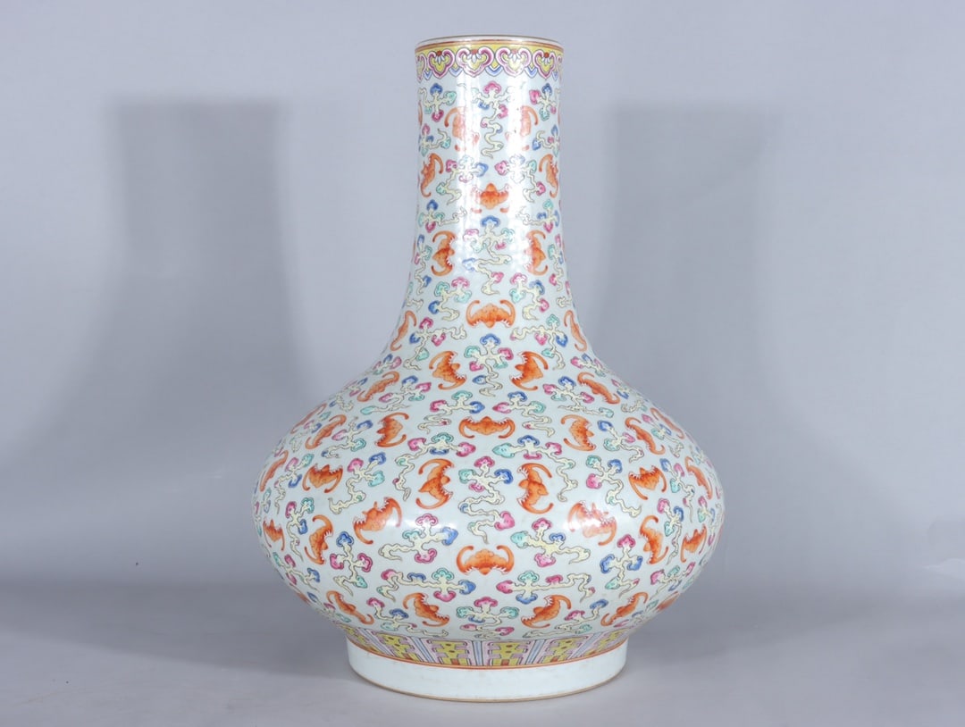 A Exquisite Famille-Rose Bat Pattern Vase: A Exquisite Famille-Rose Bat Pattern Vase,Qing Dynasty, China,Guangxu Six-character Mark,Size:13.4inx10.2inx5.9in 