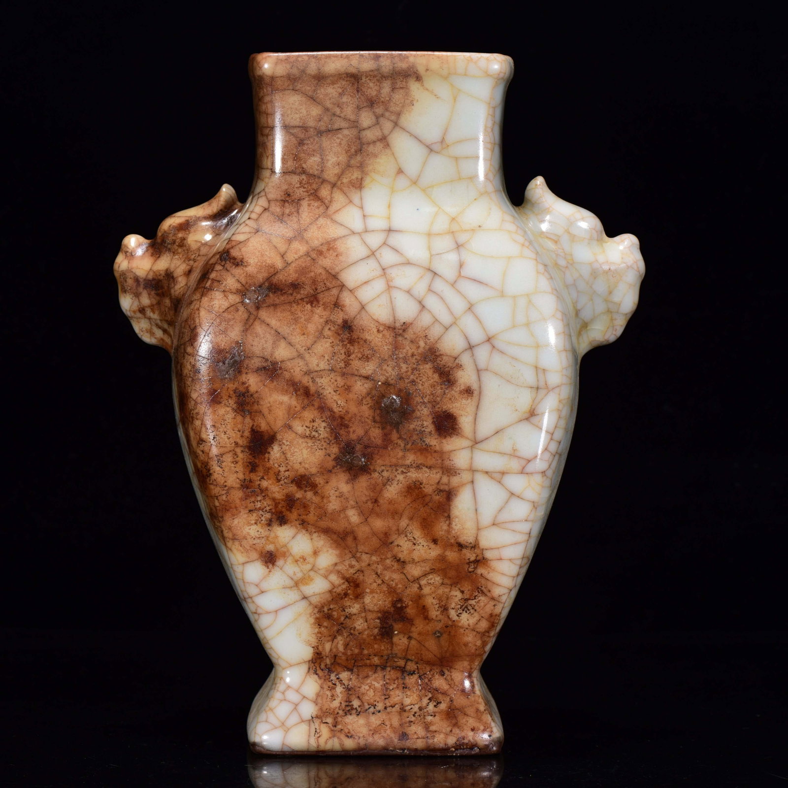 A Exquisite Guanyao Beast Ears Vase: A Exquisite Guanyao Beast Ears Vase,Song Dynasty, China,With Mark,Size:9.1inx6.7in 官窑兽耳瓶,中国宋代,带款