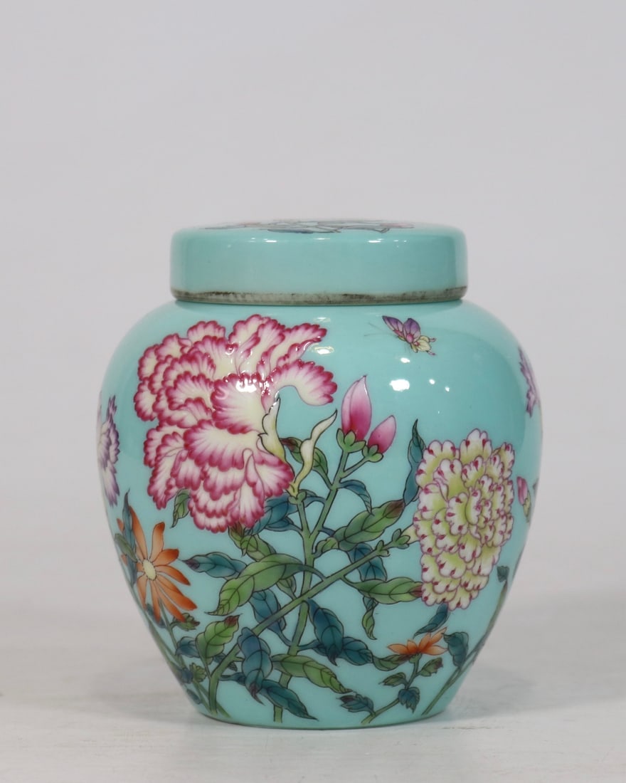 A Exquisite Turquoise-Glazed Famille-Rose Flower Pattern Jar: A Exquisite Turquoise-Glazed Famille-Rose Flower Pattern Jar,Qing Dynasty,China,Yongzheng Four-character Mark,Size:4.3inx3.9in 