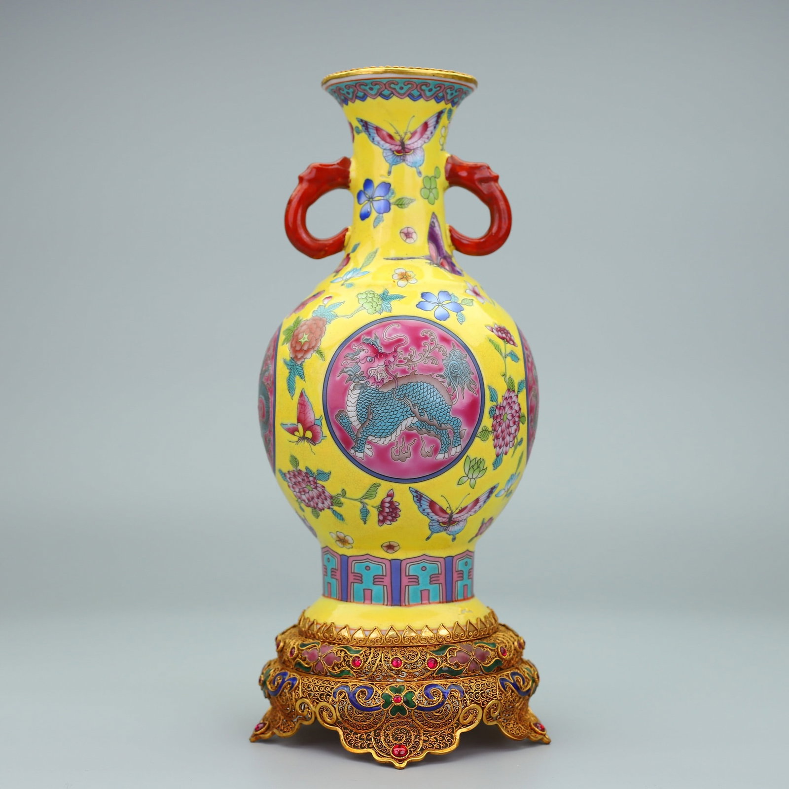 A Exquisite Famille-Rose Filigree Dragon Pattern Vase: A Exquisite Famille-Rose Filigree Dragon Pattern Vase,Qing Dynasty, China,Qianlong Six-character Mark,Size:11.4inx4.7in,Weight:2045g 