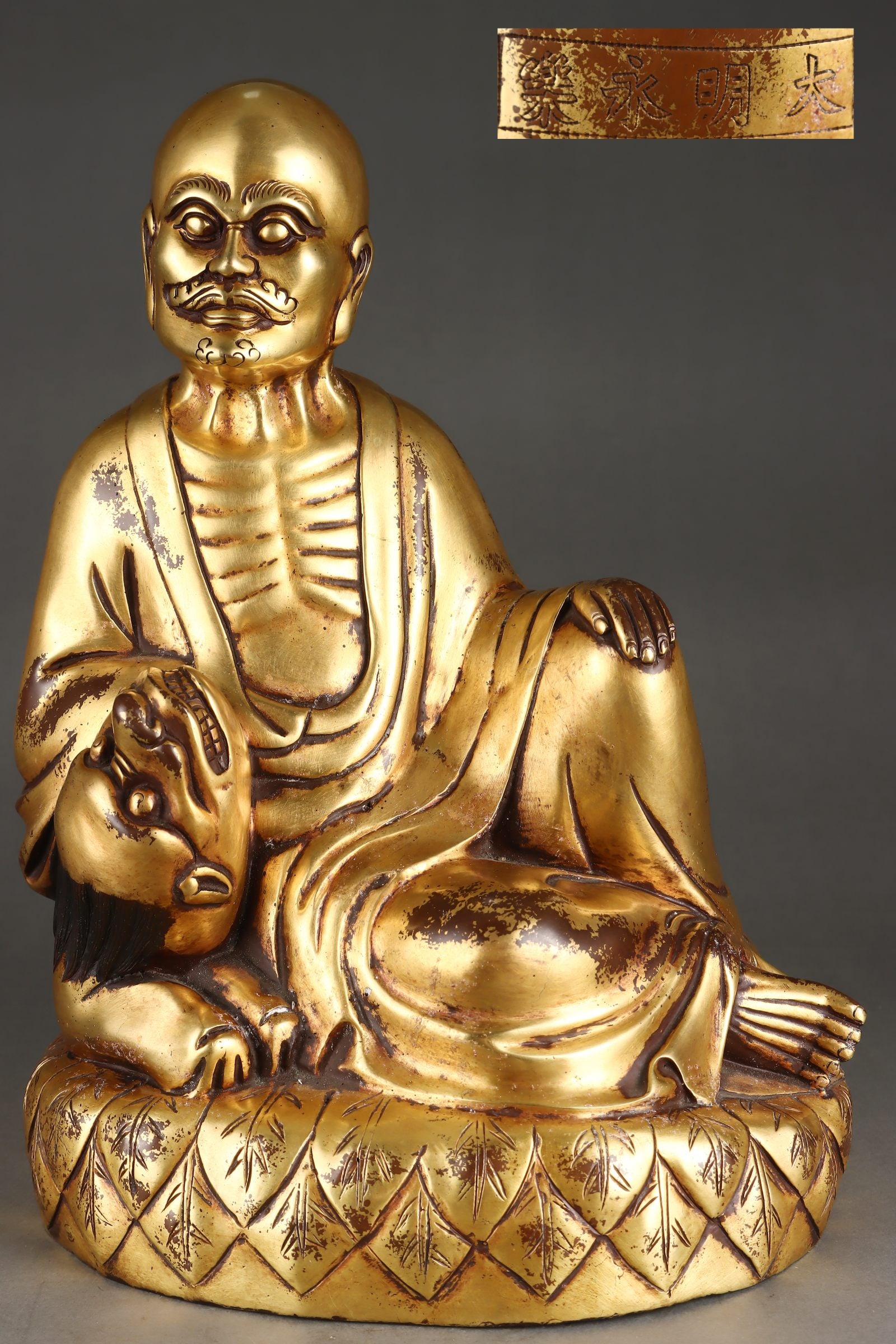 A Exquisite Gilt Bronze Arhat Ornament: A Exquisite Gilt Bronze Arhat Ornament,Ming Dynasty, China,Yongle Four-character Mark,Size:12.8inx9.1in,Weight:13900g 