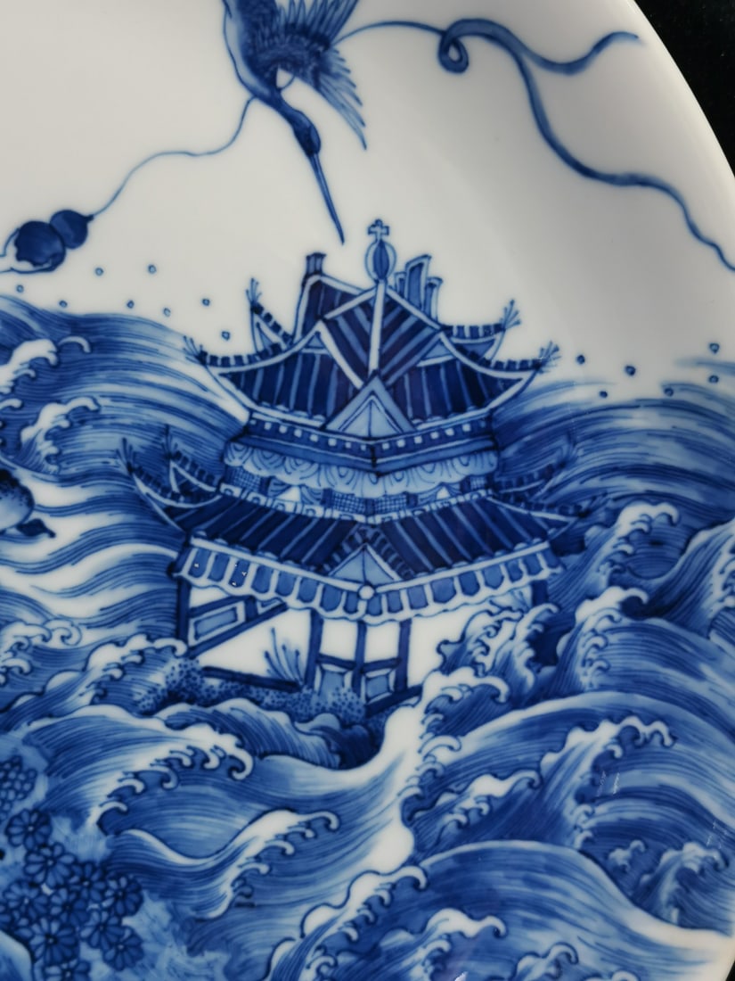 A Exquisite Blue and White Figures Pattern Plate - 4
