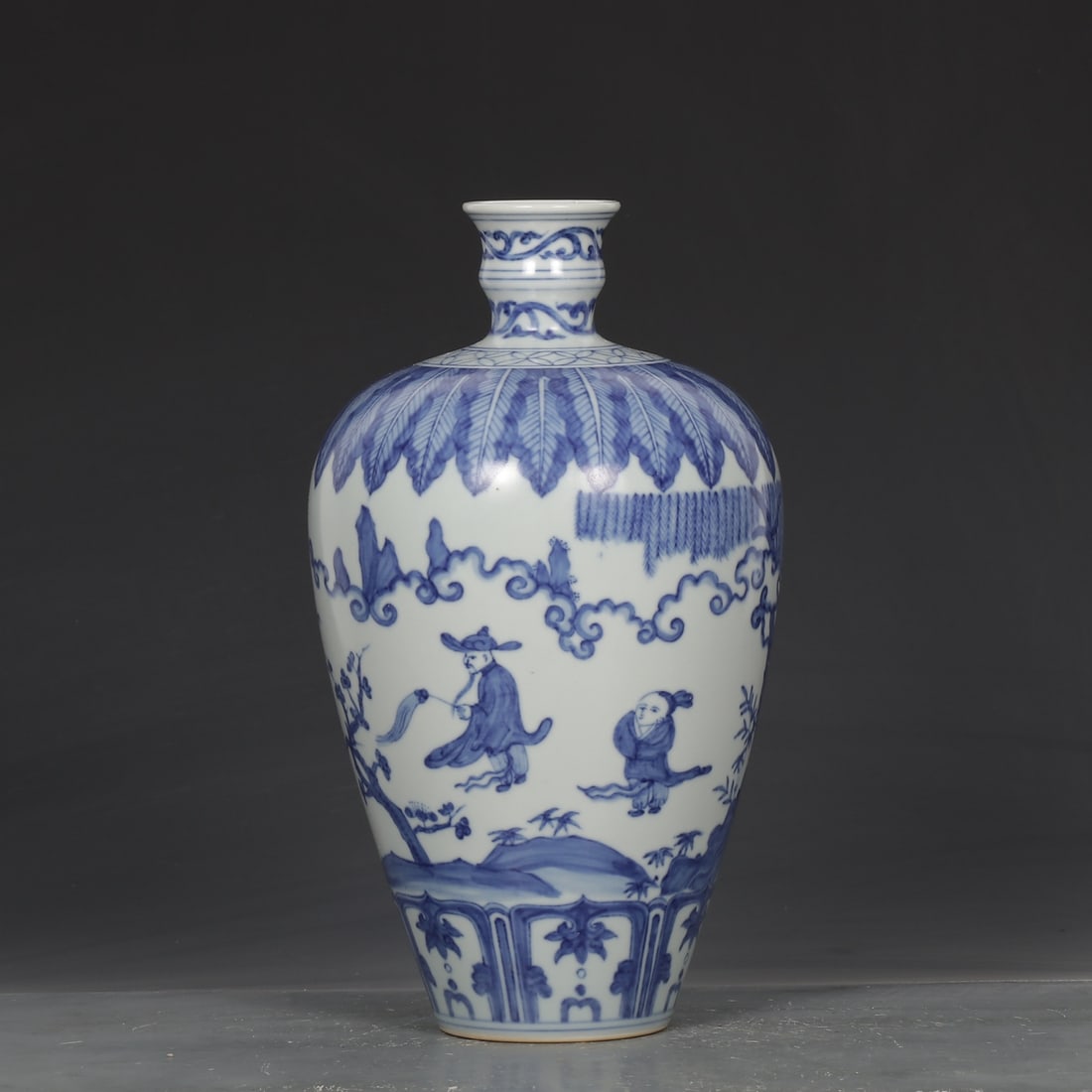 A Exquisite Blue and White Figures Pattern Vase - 2