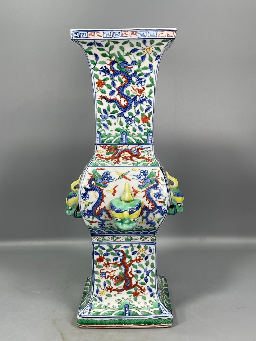 A Exquisite Wucai Dragon pattern Vase - 2