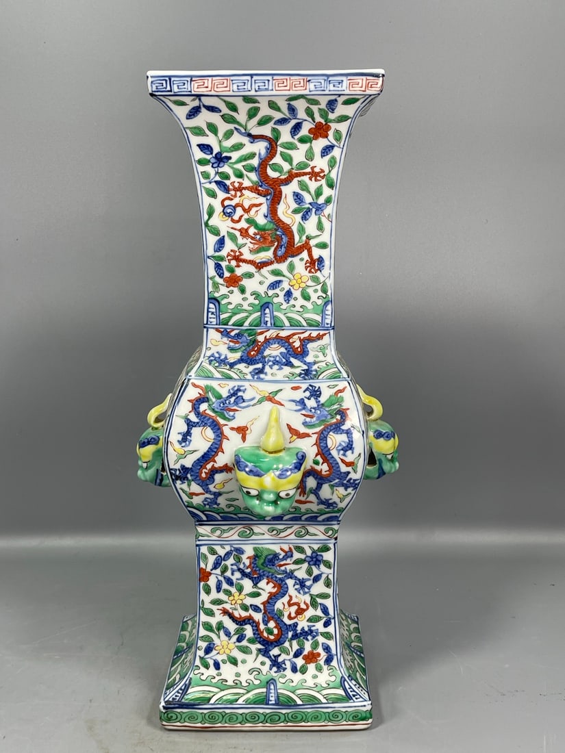A Exquisite Wucai Dragon pattern Vase - 3