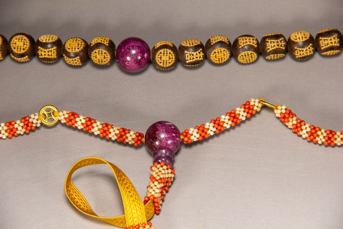 A Exquisite Eaglewood Bracelets - 2