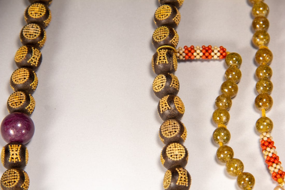 A Exquisite Eaglewood Bracelets - 5