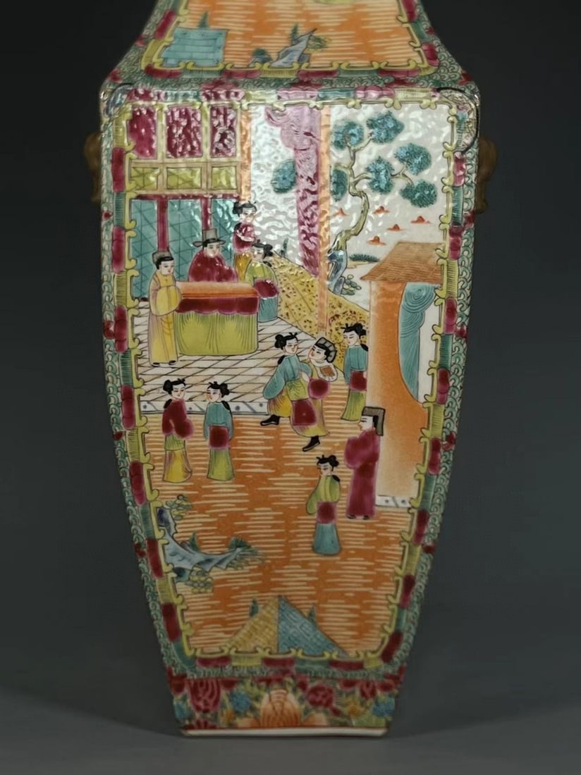 A Exquisite Guangcai Figures Pattern Vase - 4