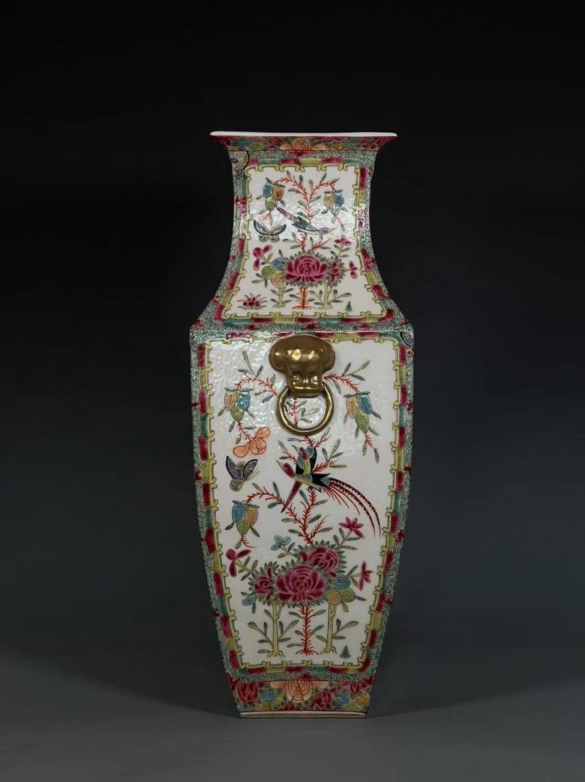 A Exquisite Guangcai Figures Pattern Vase - 6