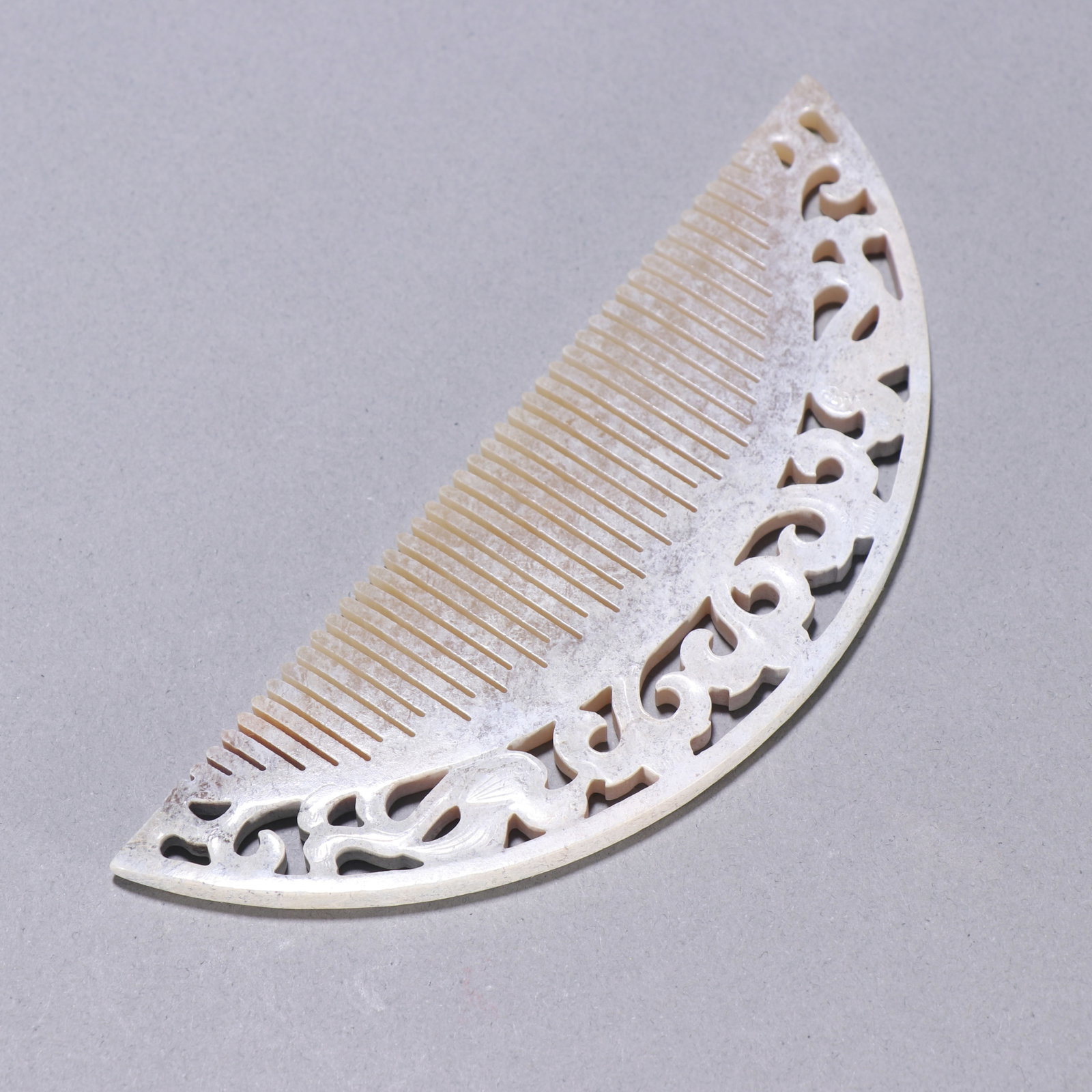 A Exquisite Gao gu Jade Bird Pattern Comb - 4