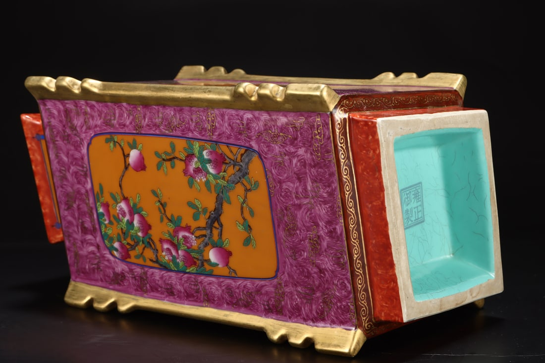 A Exquisite Ruby Red-Glazed Flower and Bird Pattern Vase - 7