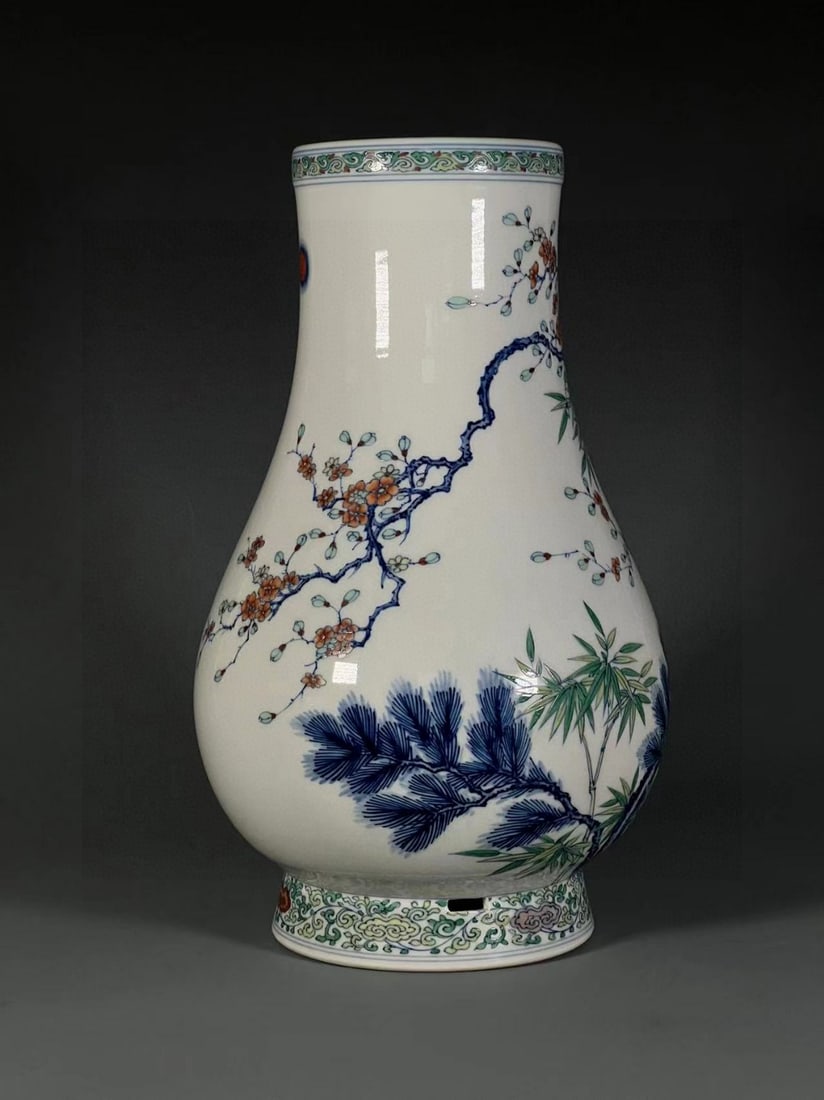 A Exquisite Doucai Flower Pattern Vase - 5