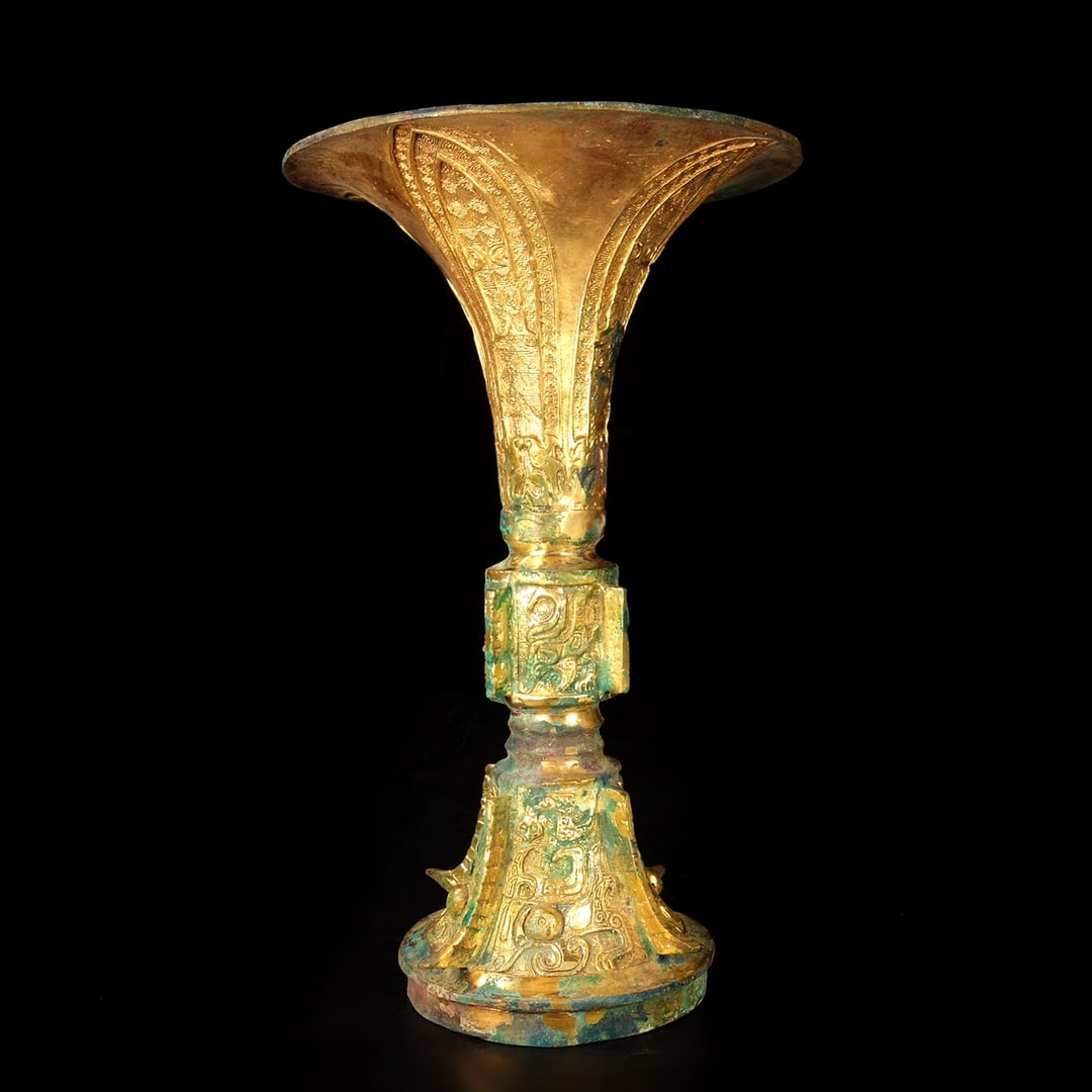 A Exquisite Gilt Bronze Flower Drum: A Exquisite Gilt Bronze Flower Drum,Han Dynasty, China,Size:12.2inx7.5in,Weight:4370g 铜鎏金花鼓,中国汉代