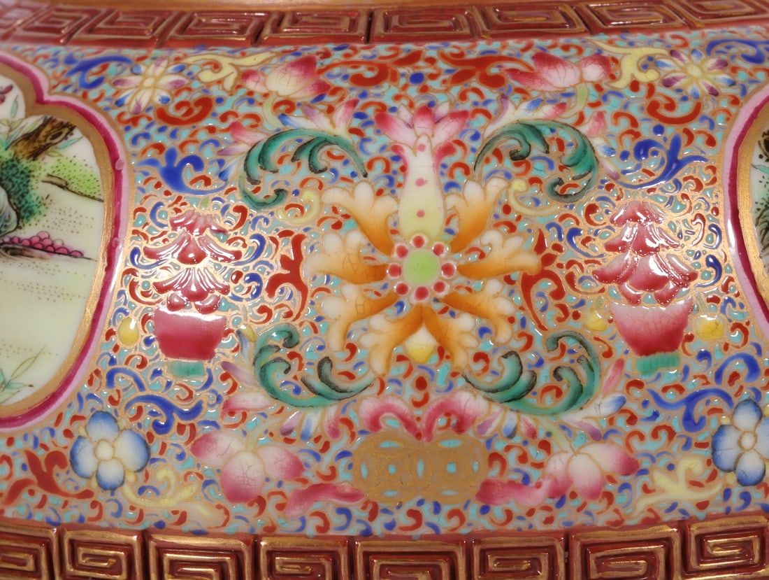 A Exquisite Enamel Figures Pattern Brush Washer - 4