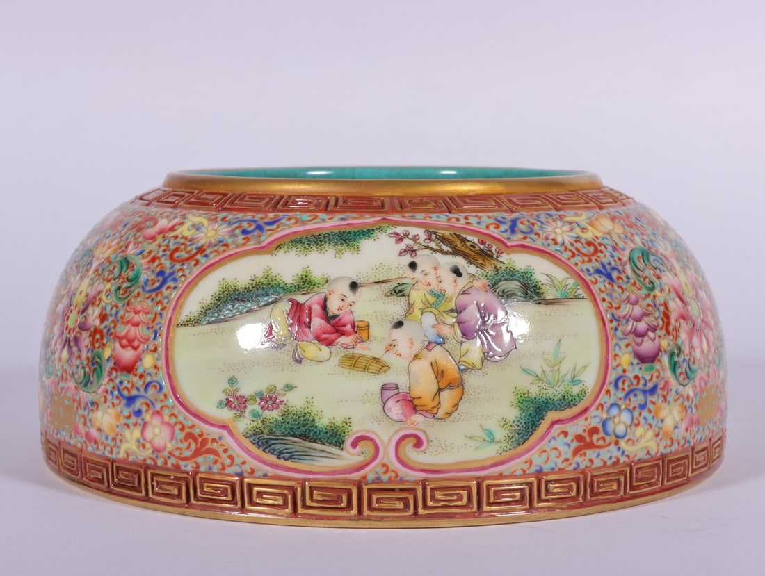 A Exquisite Enamel Figures Pattern Brush Washer - 6