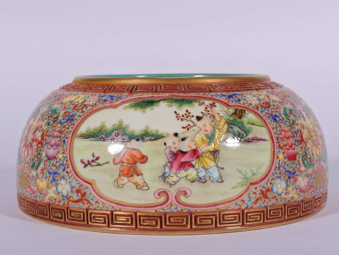 A Exquisite Enamel Figures Pattern Brush Washer - 7