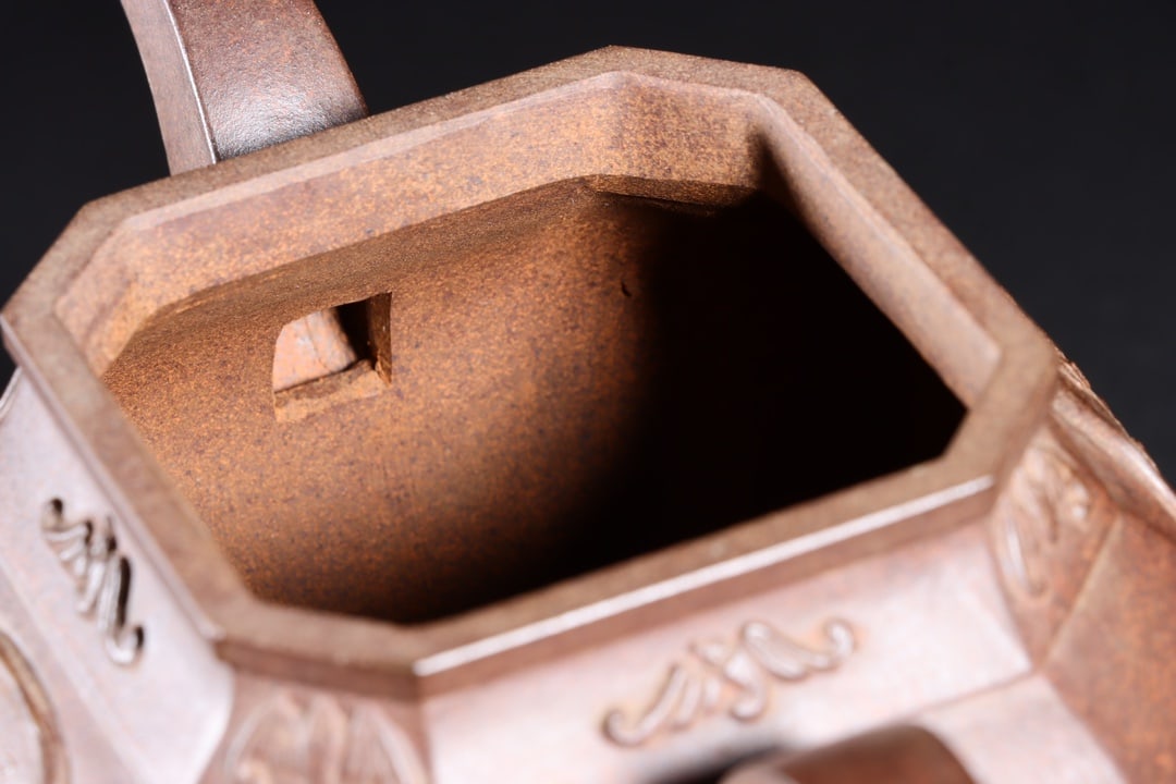 A Exquisite Purple Sands Figures Pattern Octagonal Teapot - 8