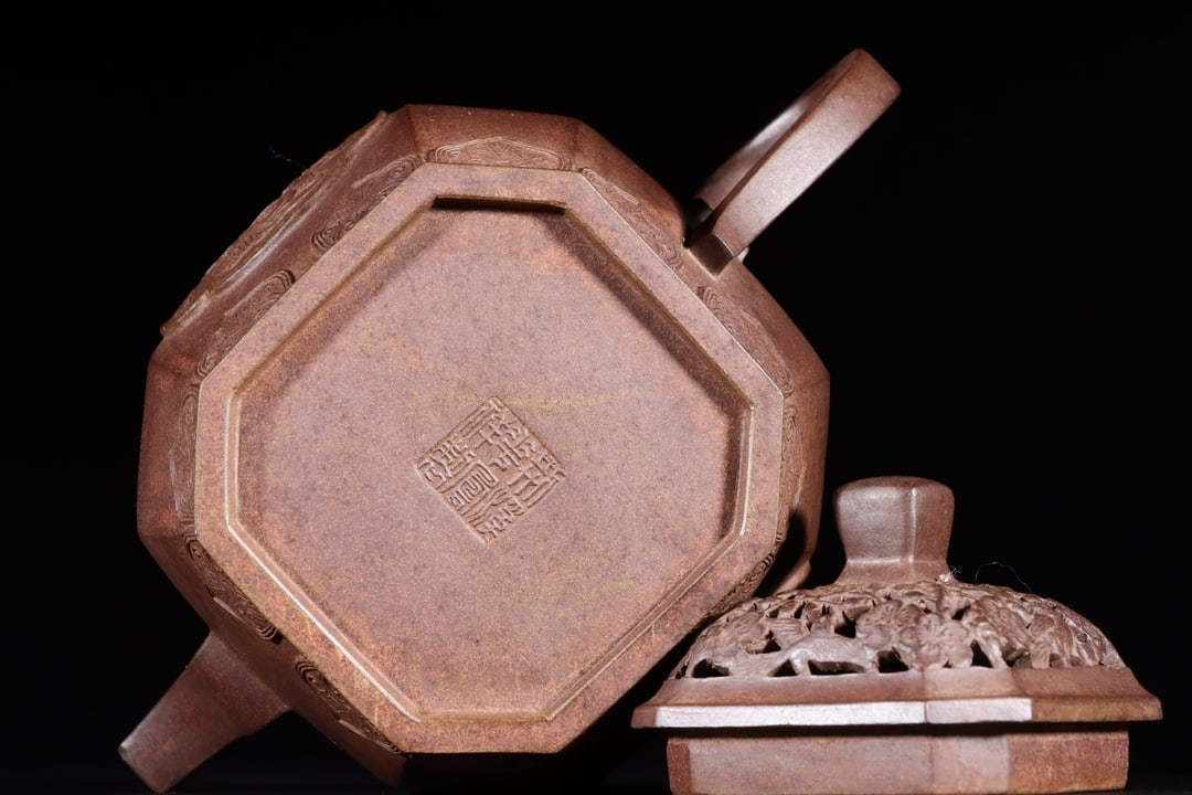 A Exquisite Purple Sands Figures Pattern Octagonal Teapot - 9