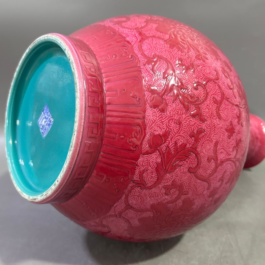 A Exquisite Ruby Red-Glazed Lotus Pattern Vase - 5