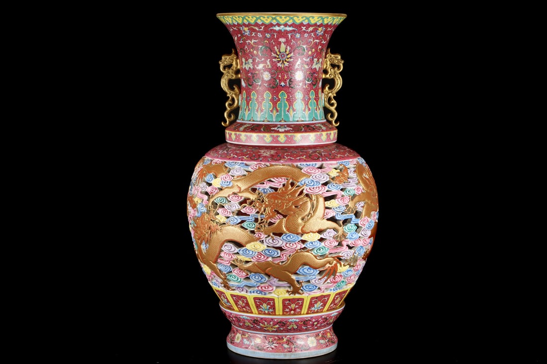 A Exquisite Ruby Red-Glazed Painted Gold Dragon Pattern Vase - 3