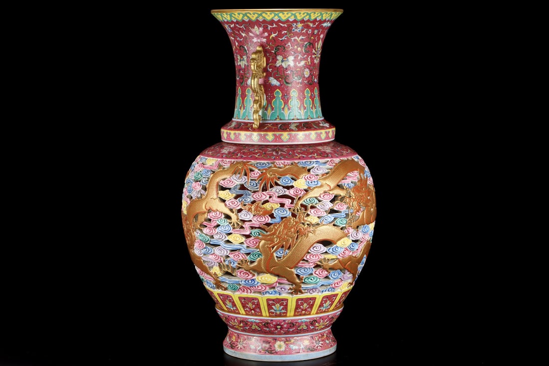 A Exquisite Ruby Red-Glazed Painted Gold Dragon Pattern Vase - 4
