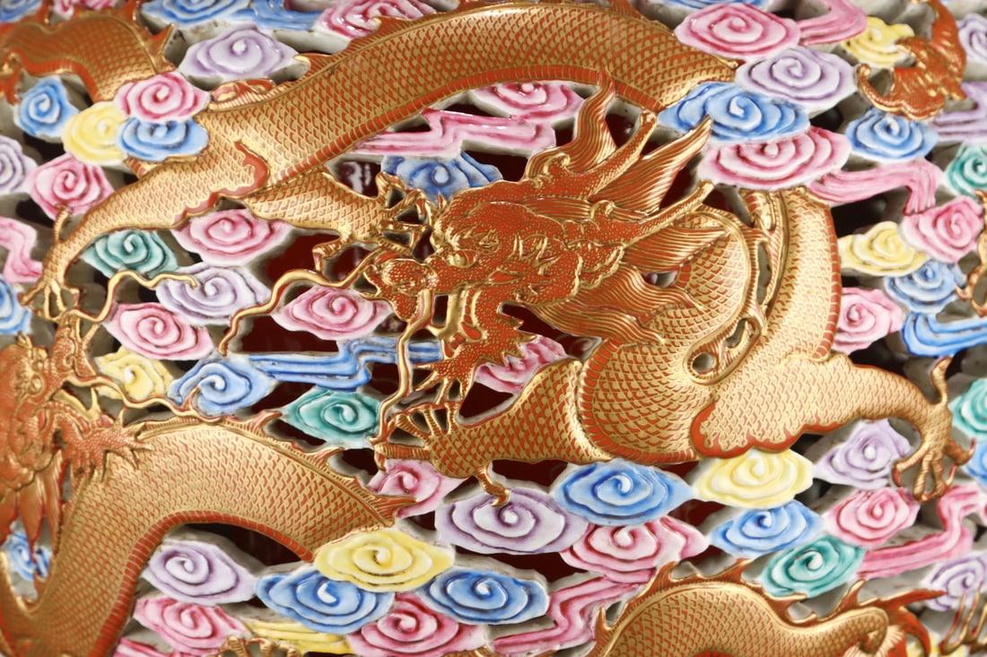 A Exquisite Ruby Red-Glazed Painted Gold Dragon Pattern Vase - 5