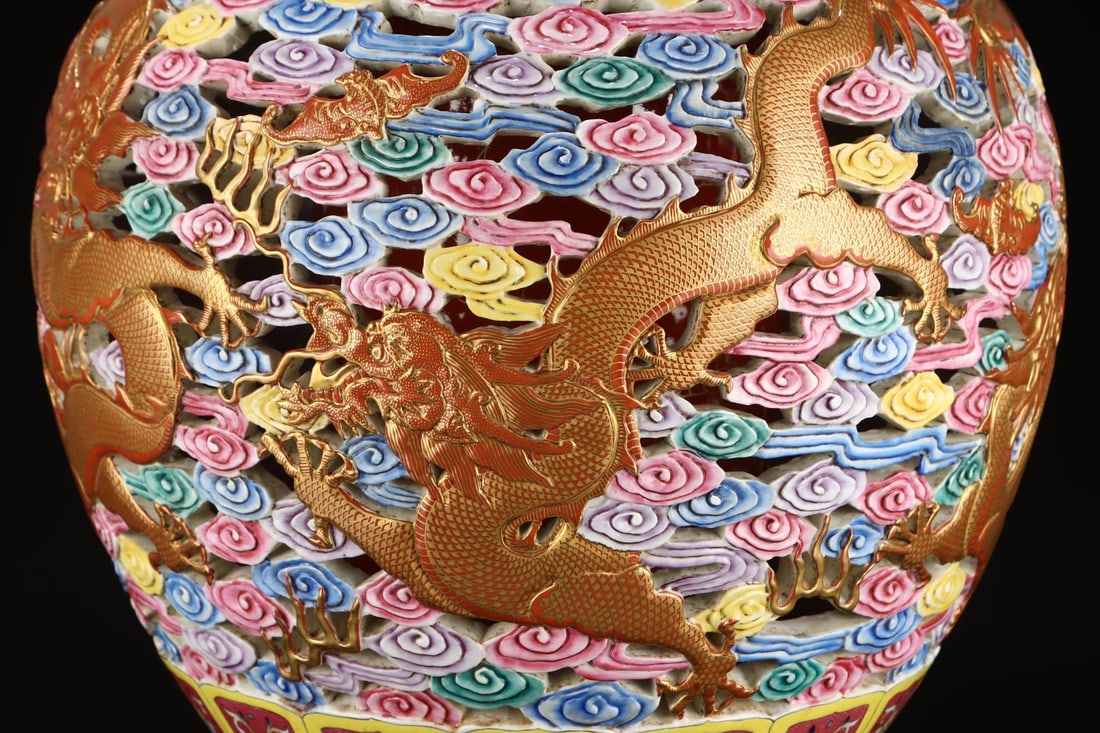 A Exquisite Ruby Red-Glazed Painted Gold Dragon Pattern Vase - 6