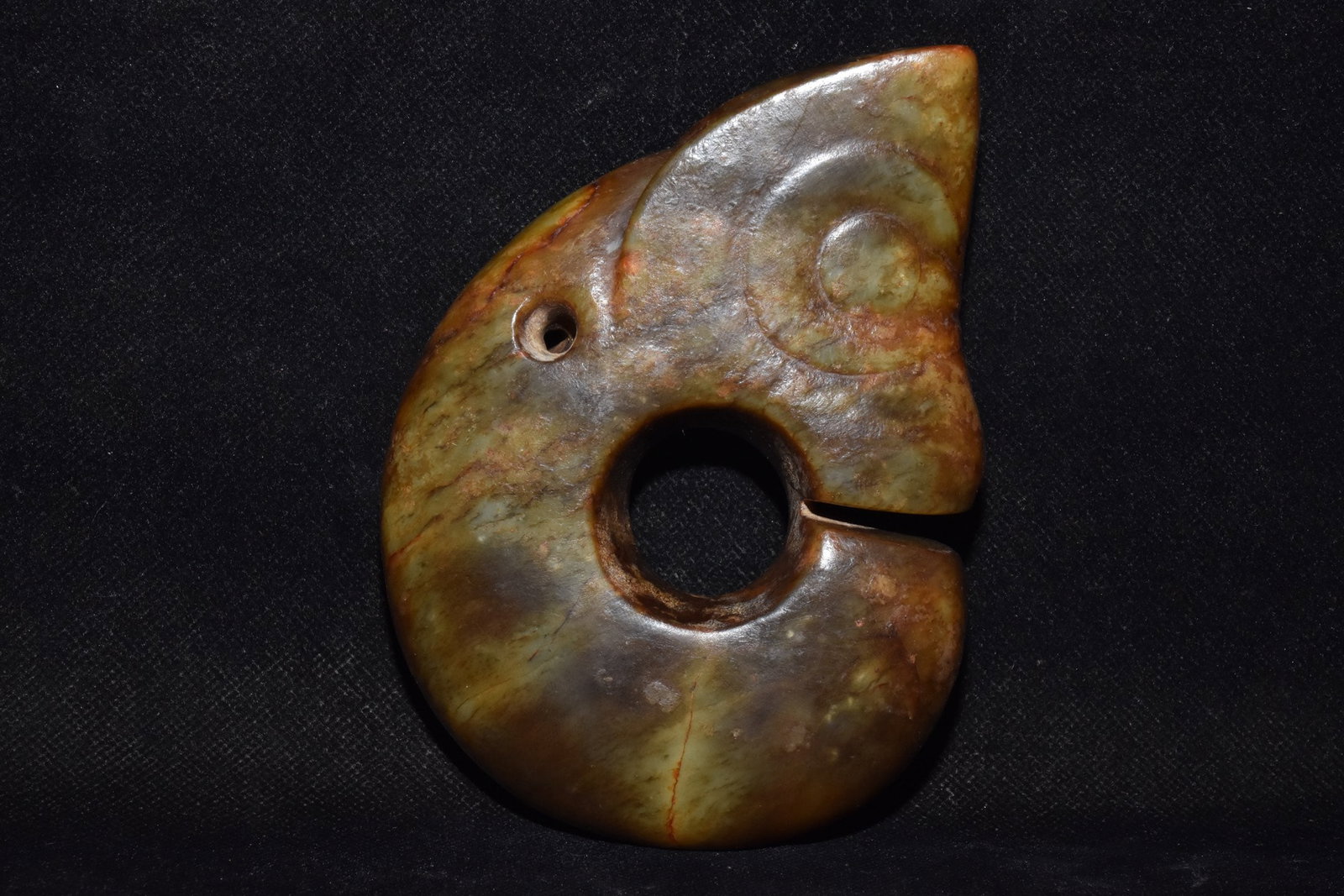 A Exquisite Gaogu Jade Dragon: A Exquisite Gaogu Jade Dragon,Ancient Time, China,Size:3.9inx5.5in,Weight:720g 高古玉龙,远古时期