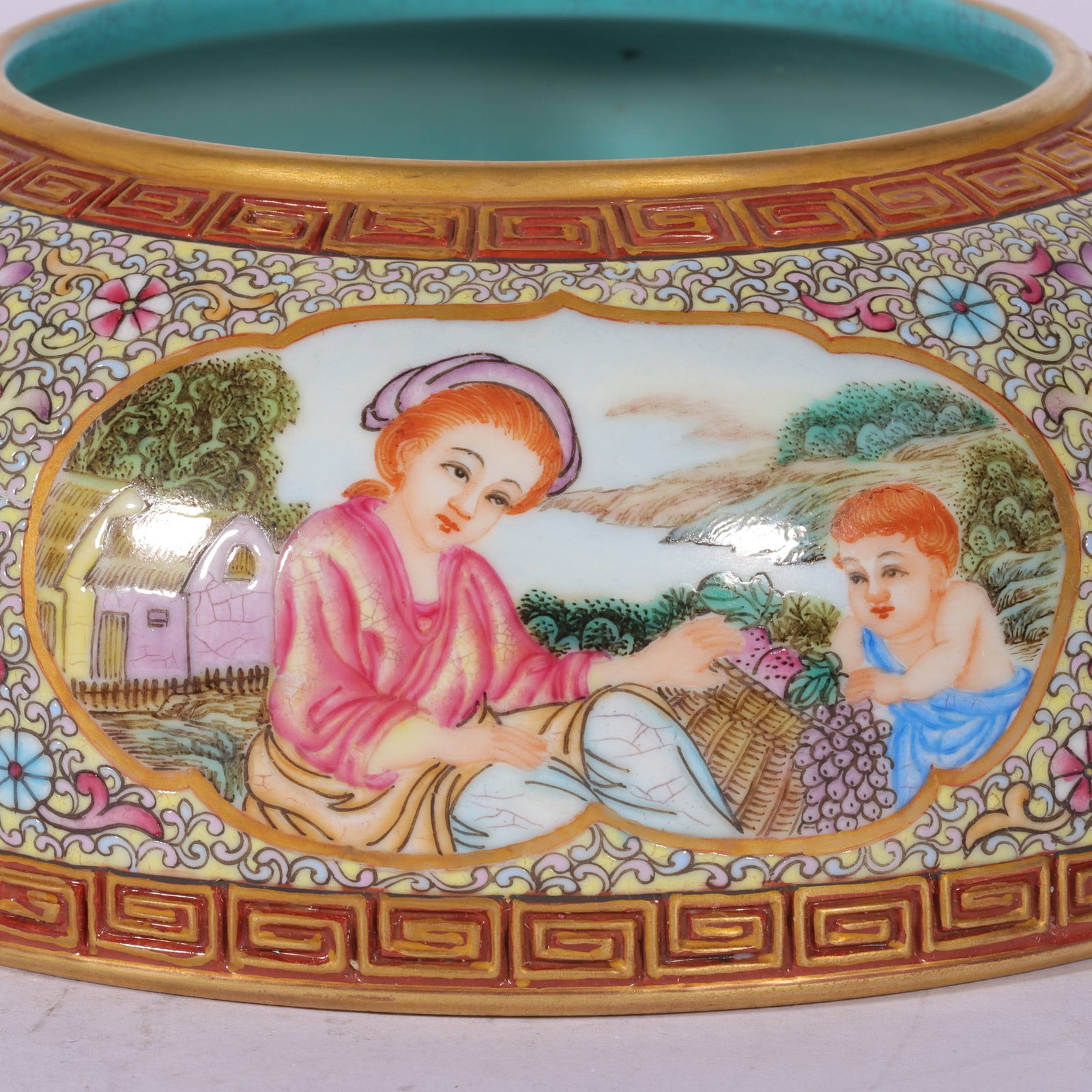 A Exquisite Enamel Figures Pattern Brush Washer - 2