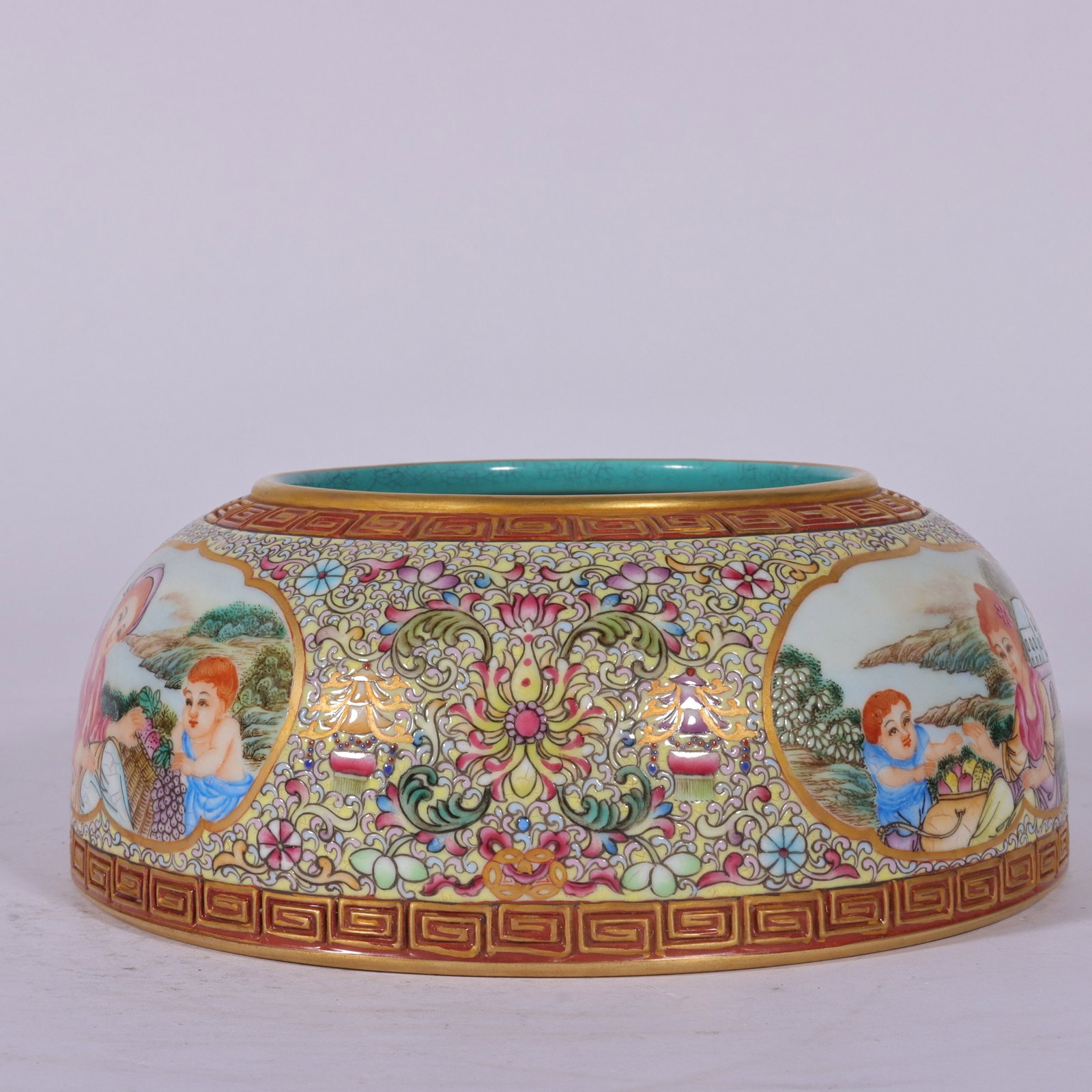 A Exquisite Enamel Figures Pattern Brush Washer - 3