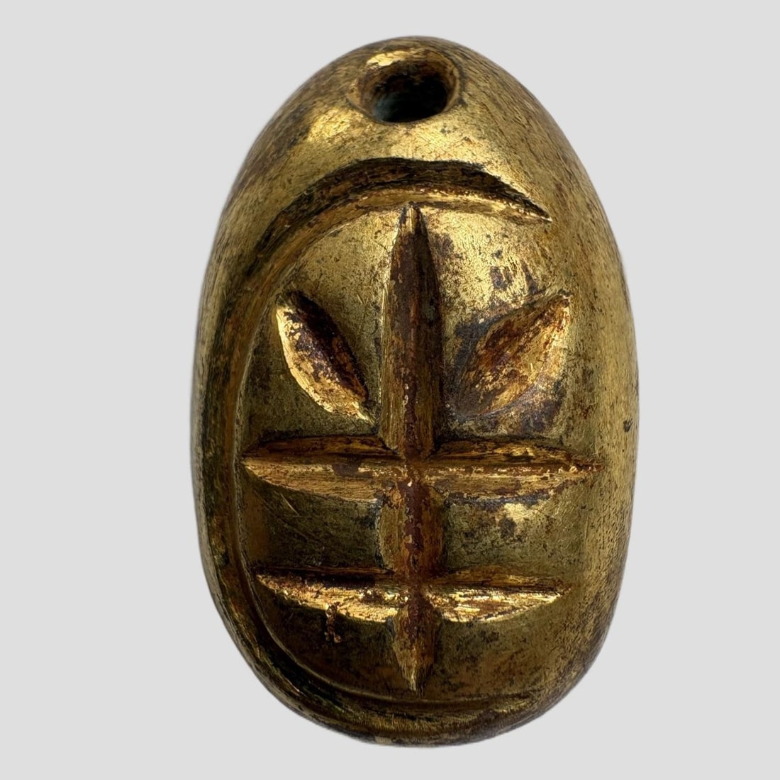 Gilt Bronze Money: Gilt Bronze Money,Ancient Time, China,Size:0.8inx1.2in,Weight:23.6g 铜鎏金鬼脸金钱,远古时期