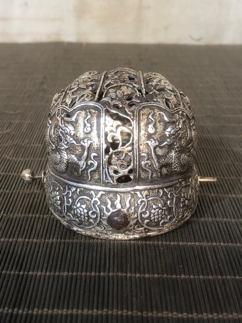 A Exquisite Silver-Gilded Bronze Dragon Pattern Mandarin Hat: A Exquisite Silver-Gilded Bronze Dragon Pattern Mandarin Hat,Qing Dynasty, China,Size:3.7inx3.3inx2.4in 铜鎏银龙纹官帽,中国清代