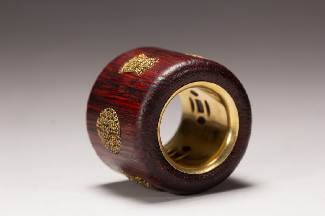 A Exquisite Eaglewood Thumb Ring - 4