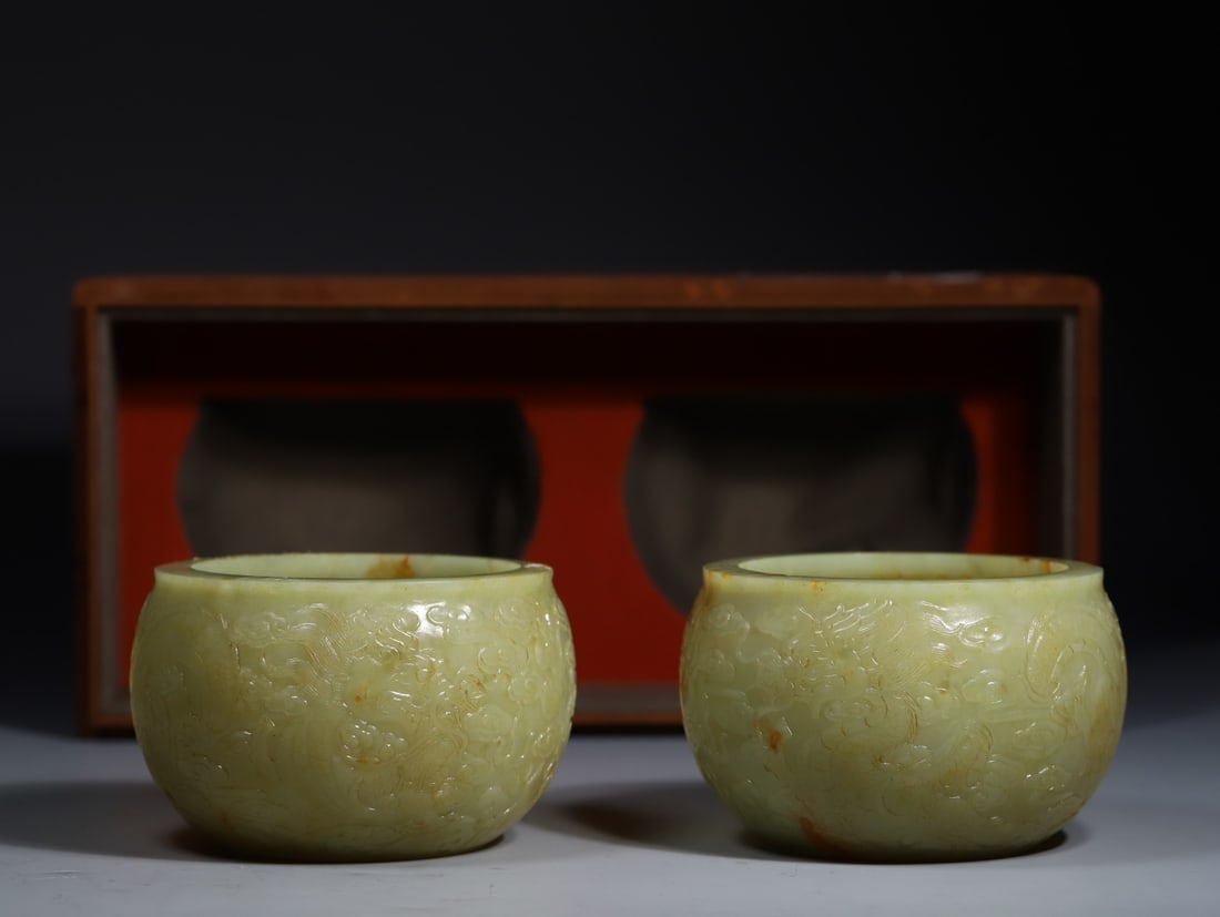 A Pair of Exquisite Hotan Yellow Jade Dragon Pattern Vats: A Pair of Exquisite Hotan Yellow Jade Dragon Pattern Vats,Qing Dynasty, China,Size:2.8inx4.4inx3.3in,Weight:870g 
