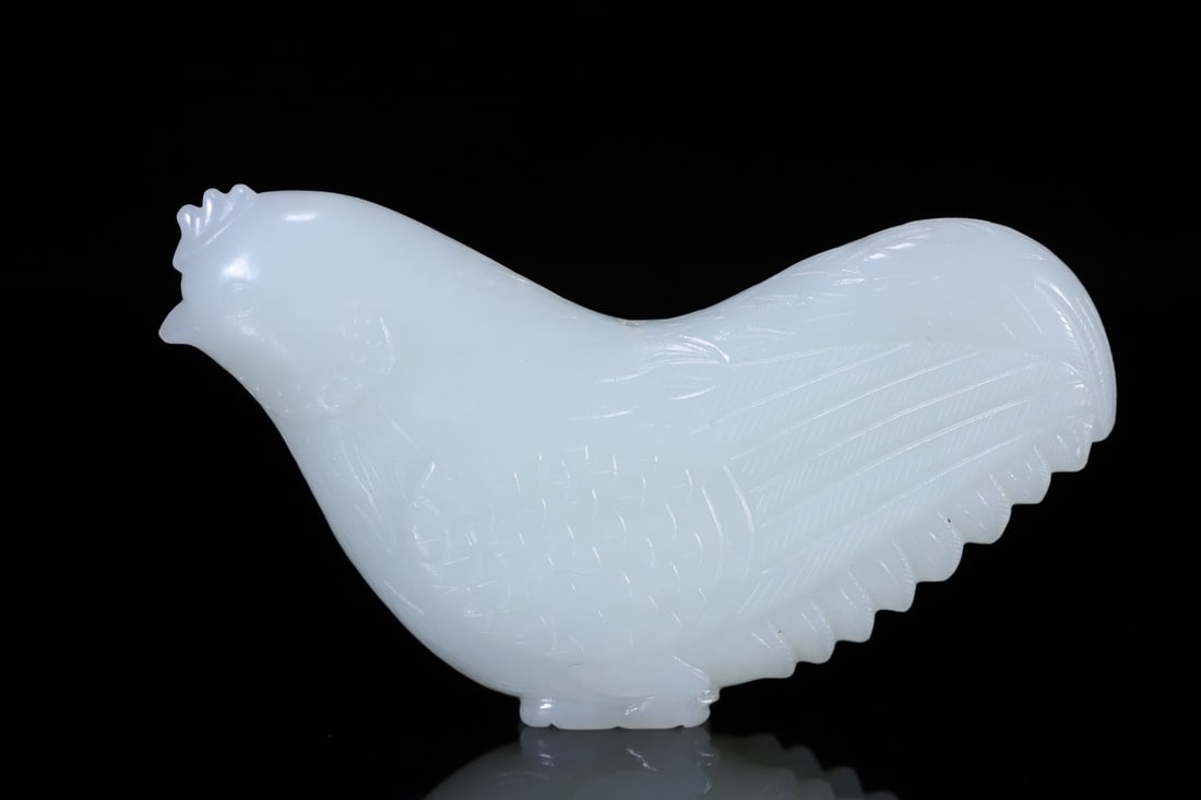 A Exquisite Hotan Jade Fowl Ornament: A Exquisite Hotan Jade Fowl Ornament,Qing Dynasty, China,Size:3.9inx1inx2.6in,Weight:159g 和田玉鸡摆件,中国清代