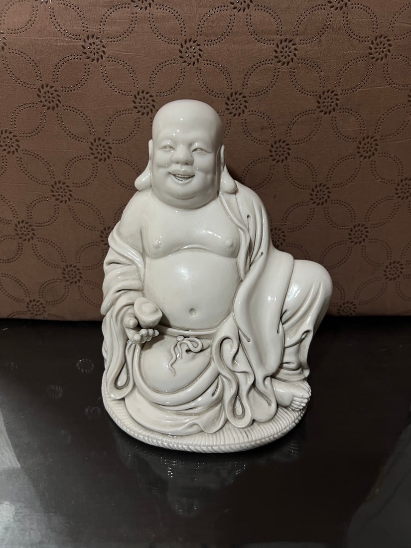 A Exquisite Blance-De-Chine Buddha statue Ornament (1 of 7)