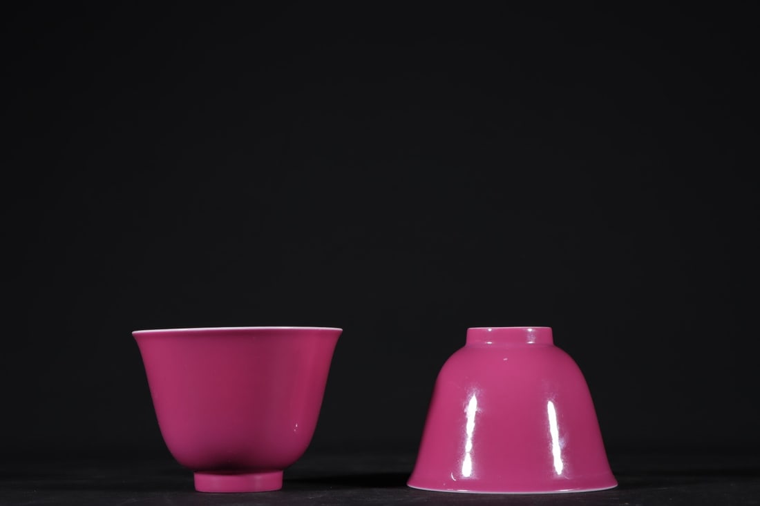 A Exquisite A pair of Famille-Rose Ruby Red-Glazed Flower and Bird Pattern Cup (1 of 9)