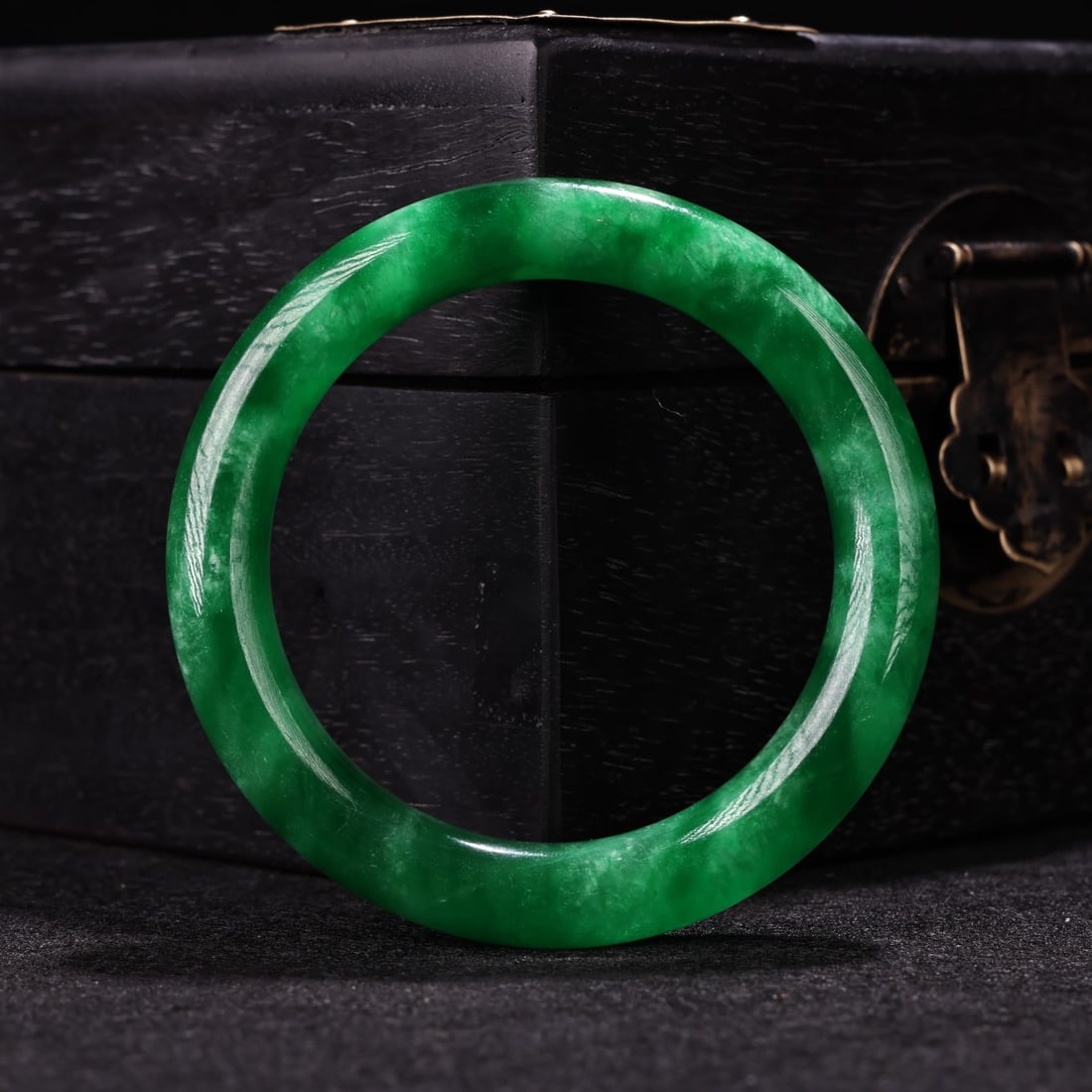 A Exquisite Jadeite Bracelets (1 of 5)