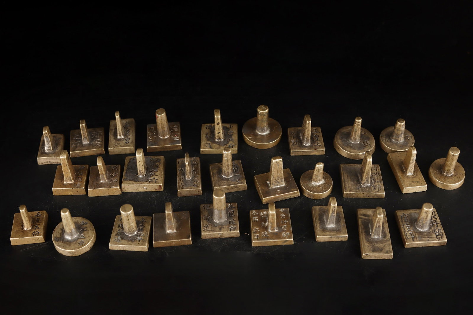 A Set of Exquisit Bronze Seal (1 of 9)