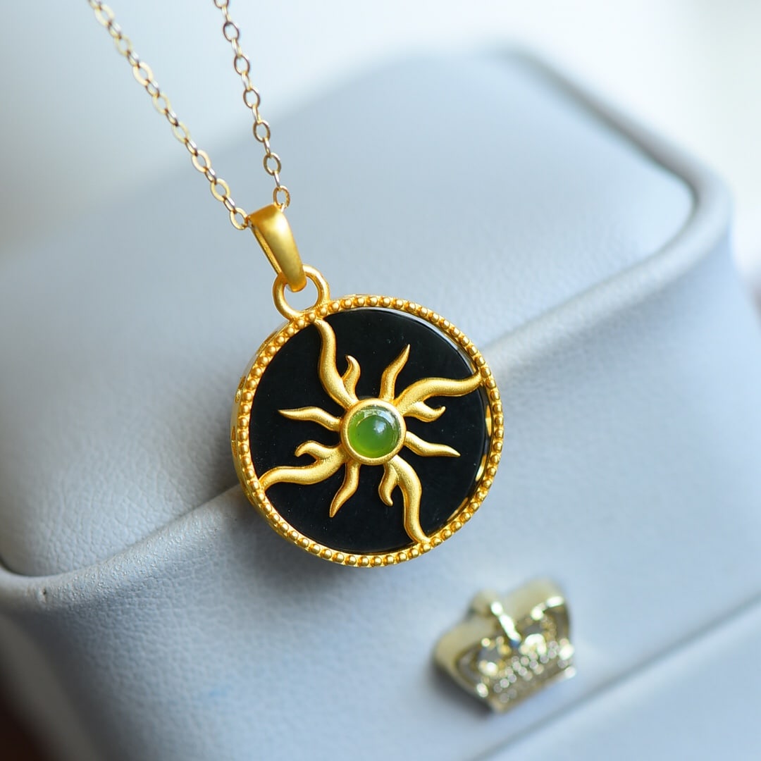 A Exquisite Silver Inlaid Hotan Jade Flame Pattern Pendant: A Exquisite Silver Inlaid Hotan Jade Flame Pattern Pendant,Size:0.6inx0.6in 银镶和田玉火焰纹吊坠