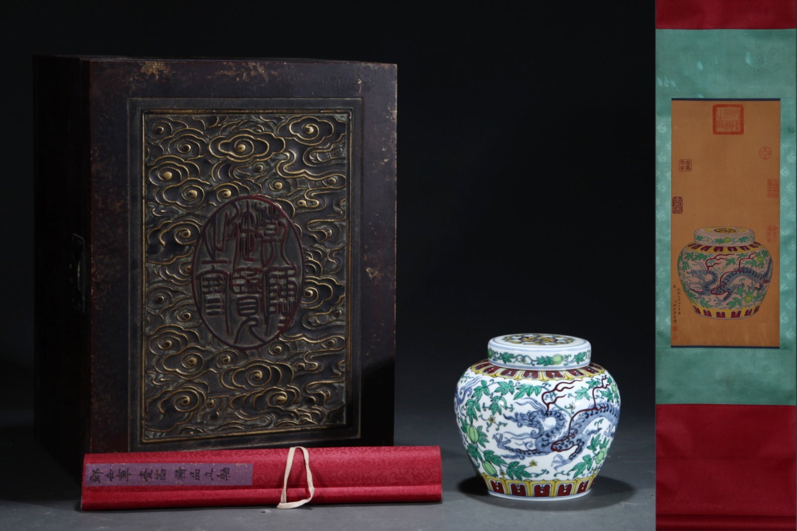 An Exquisite Doucai Pumpkin and Dragon Pattern Cover Jar,With Vertical Scroll Painting on Silk (1 of 8)