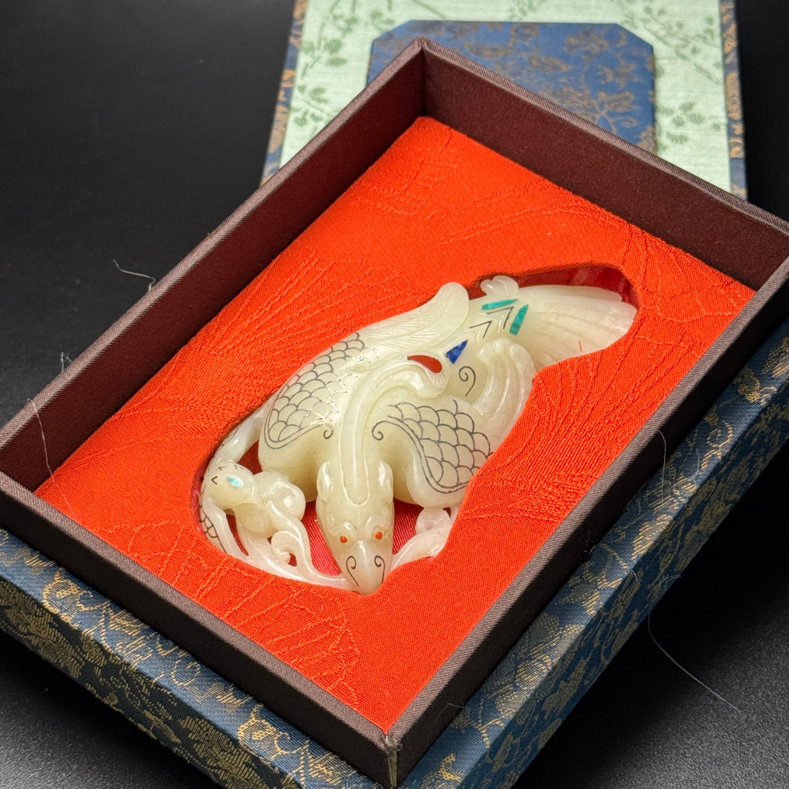 An Exquisite White Jade Painted Color Painted Silver Eagle Hand Piece: An Exquisite White Jade Painted Color Painted Silver Eagle Hand Piece,Qing Dynasty,China,Size:109mmx54mmx32mm,Weight:121g 