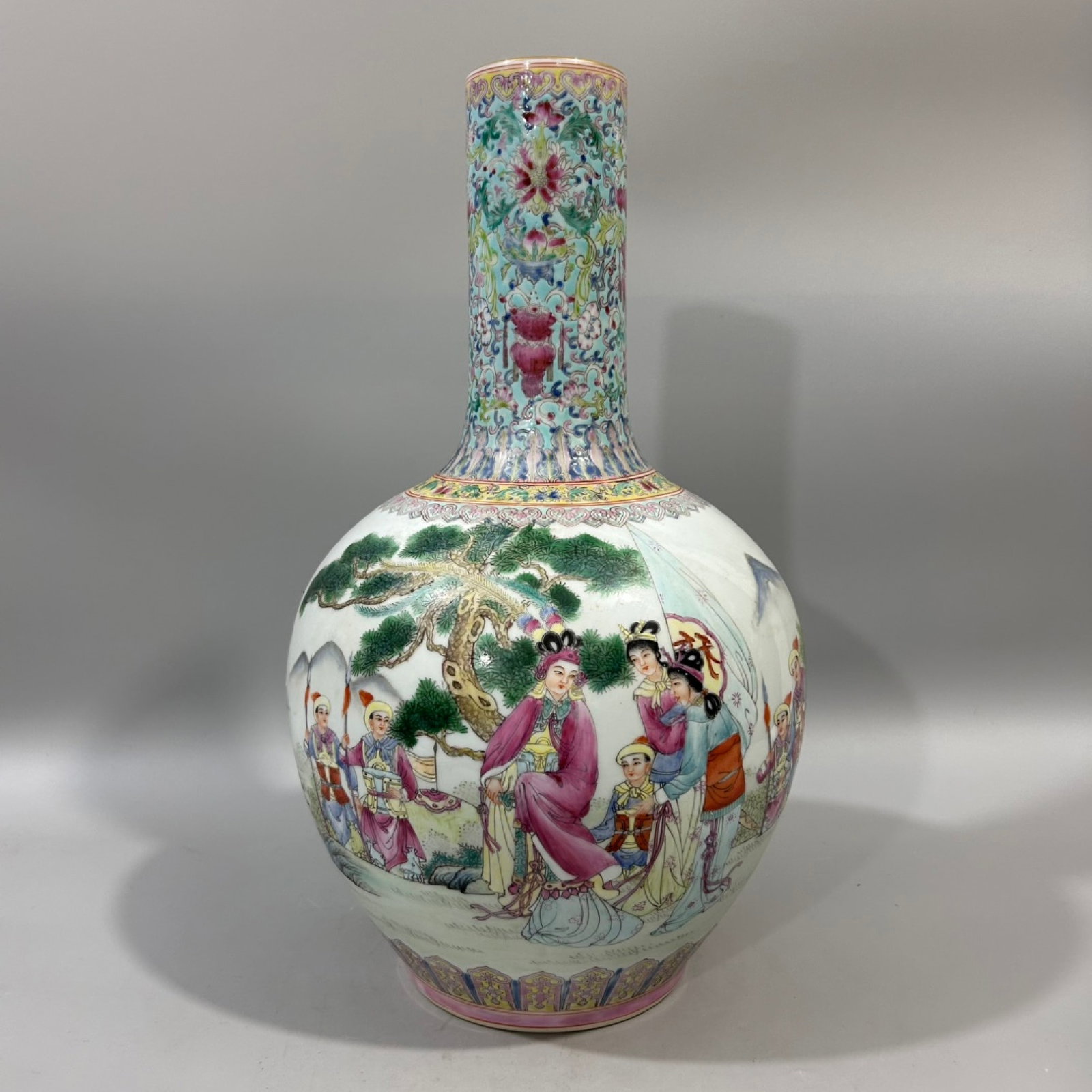 A Huge Famille-Rose Painted Gold Character and Story Pattern Vase,With Poem: A Huge Famille-Rose Painted Gold Character and Story Pattern Vase,With Poem,Qing Dynasty,China,Size:7.7inx15.7in 