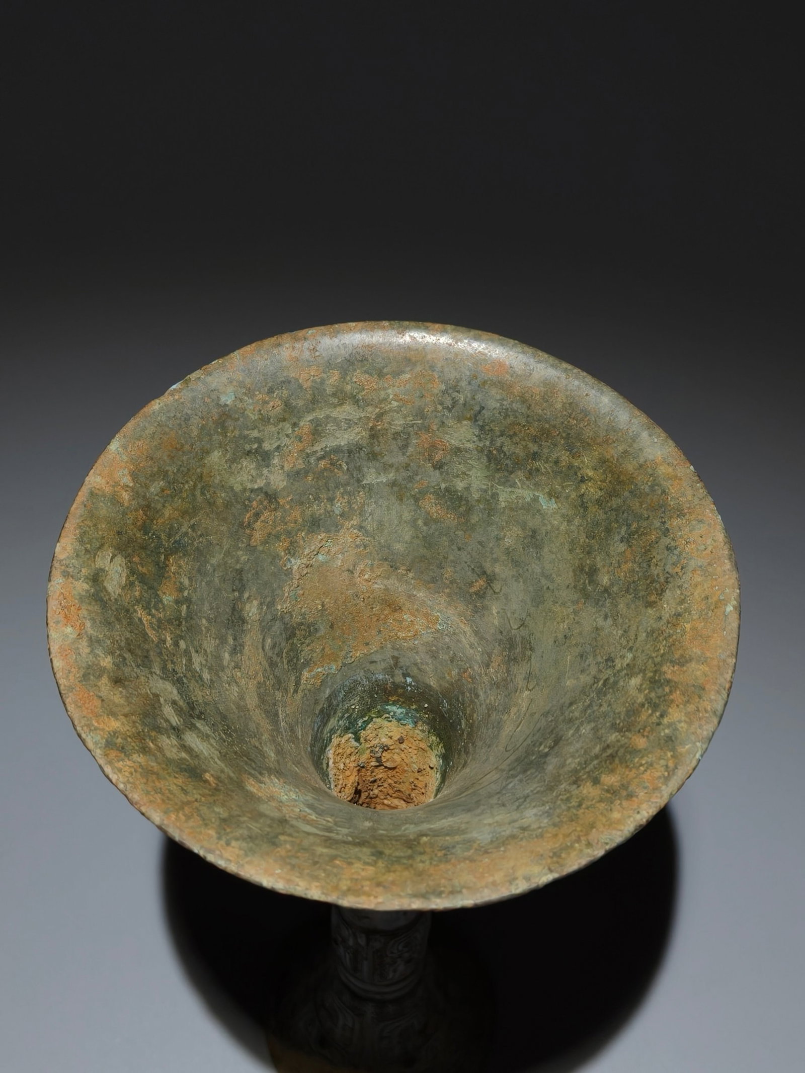 An Archaic Bronze Beast-Face Pattern Libation Cup - 8
