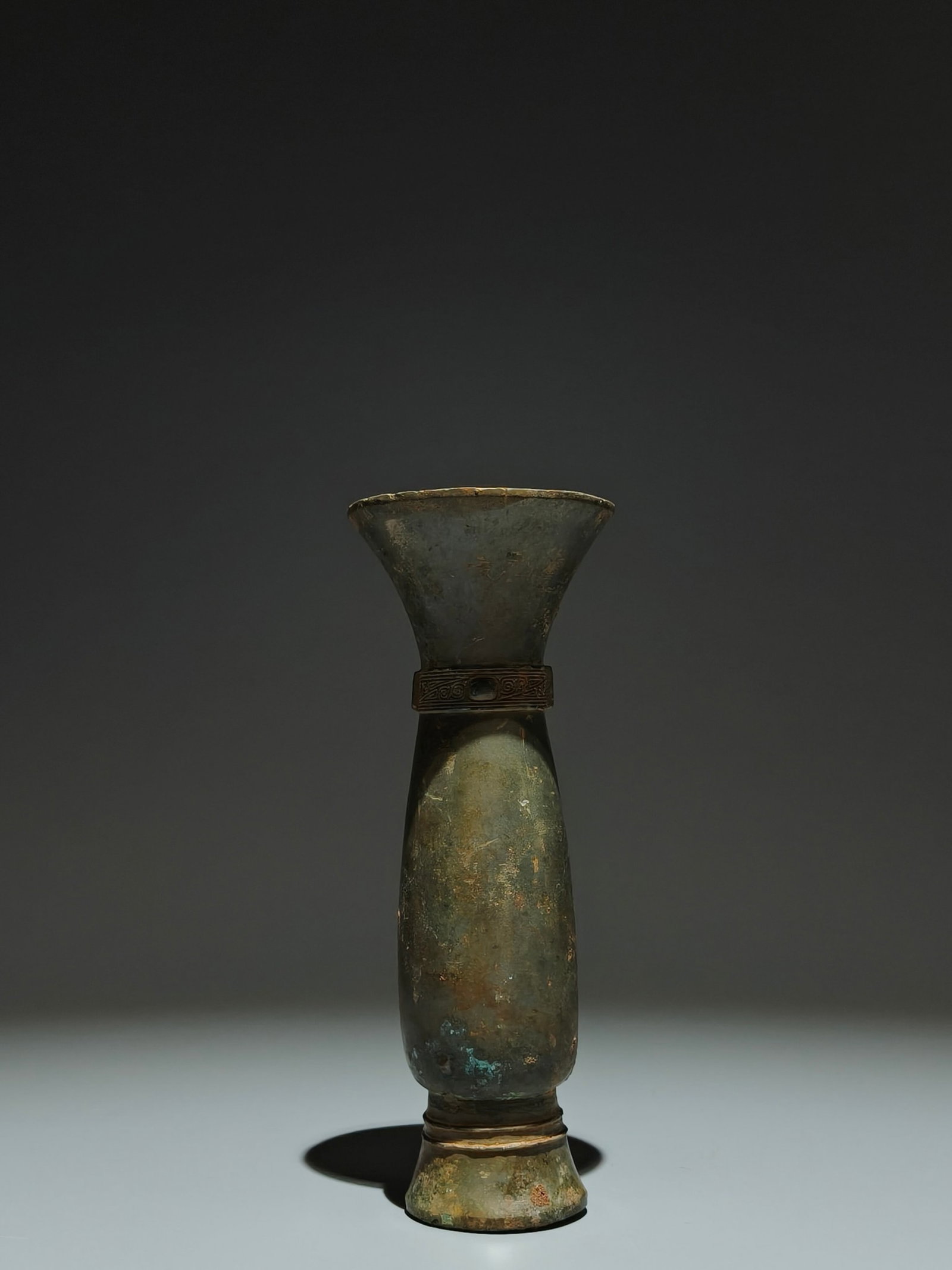 An Archaic Bronze Cloud and Thunder Pattern Libation Cup - 7