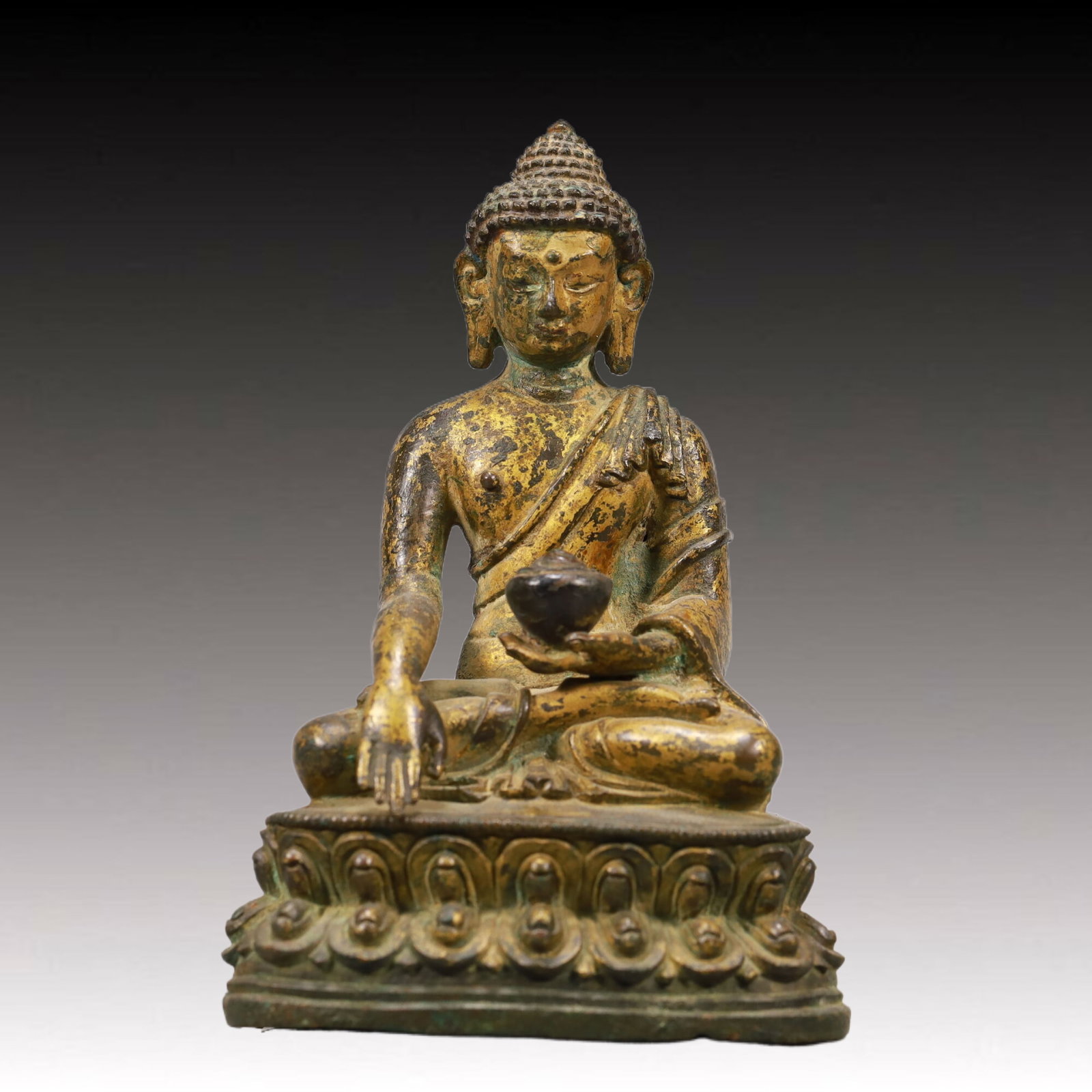 An Excellent Gilt-Bronze Figure Of Buddha Shakyamuni (1 of 9)