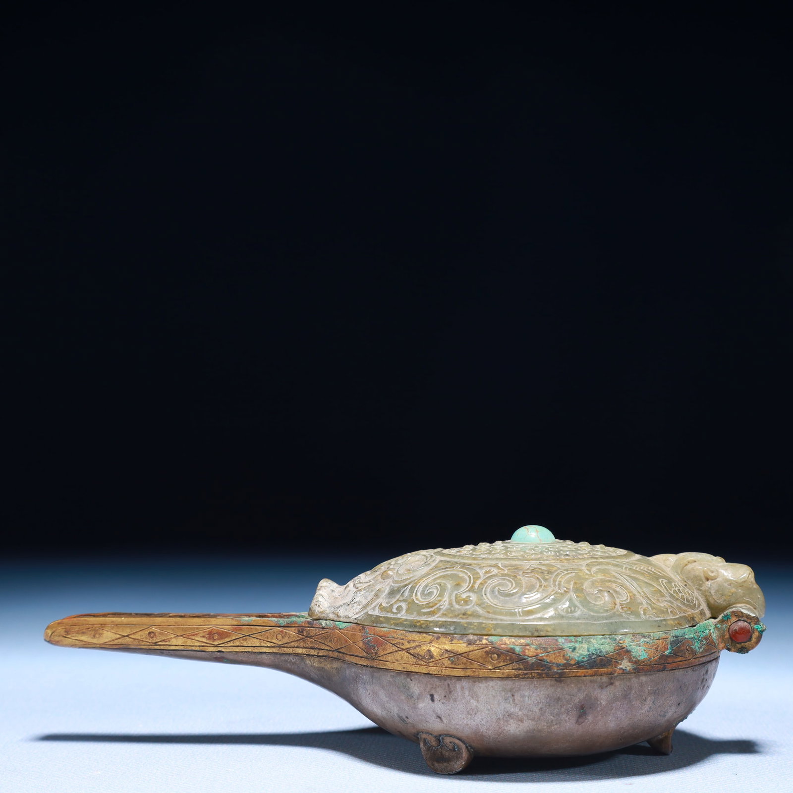 An Exquisite Gilt Bronze Inlaid White Jade Tiger Patten Ornament: An Exquisite Gilt Bronze Inlaid White Jade Tiger Patten Ornament,the Warring States period in China,Size:6.3inx3.1inx2in,Weight:250g 铜鎏金嵌白玉虎纹