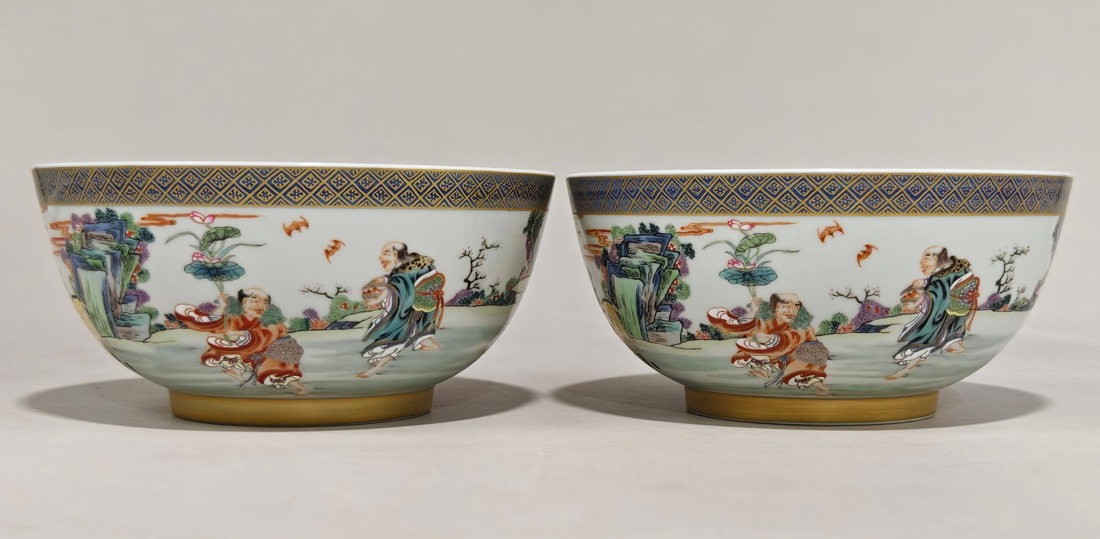 A Pair of Exquisite Wucai Painted Gold Figure Pattern Bowls: A Pair of Exquisite Wucai Painted Gold Figure Pattern Bowls,Qing Dynasty,China,Qianlong Six-character Mark,Size:3.1inx6.6in 